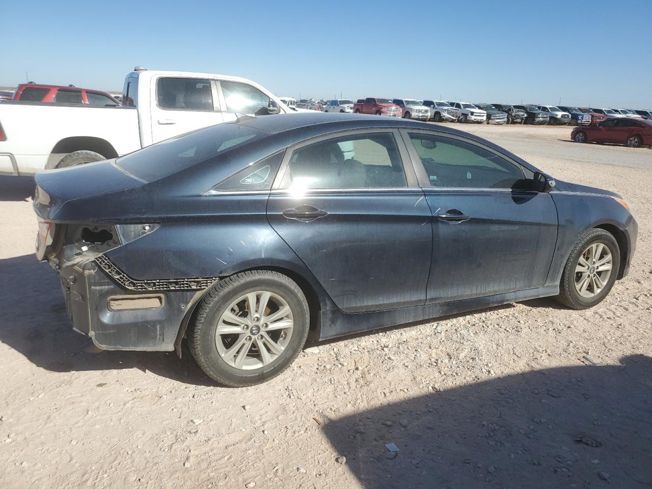2014 Hyundai Sonata - Image 3