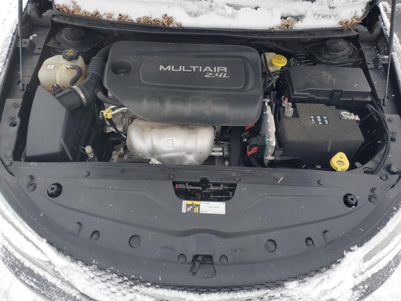 2016 Chrysler 200 - Image 11