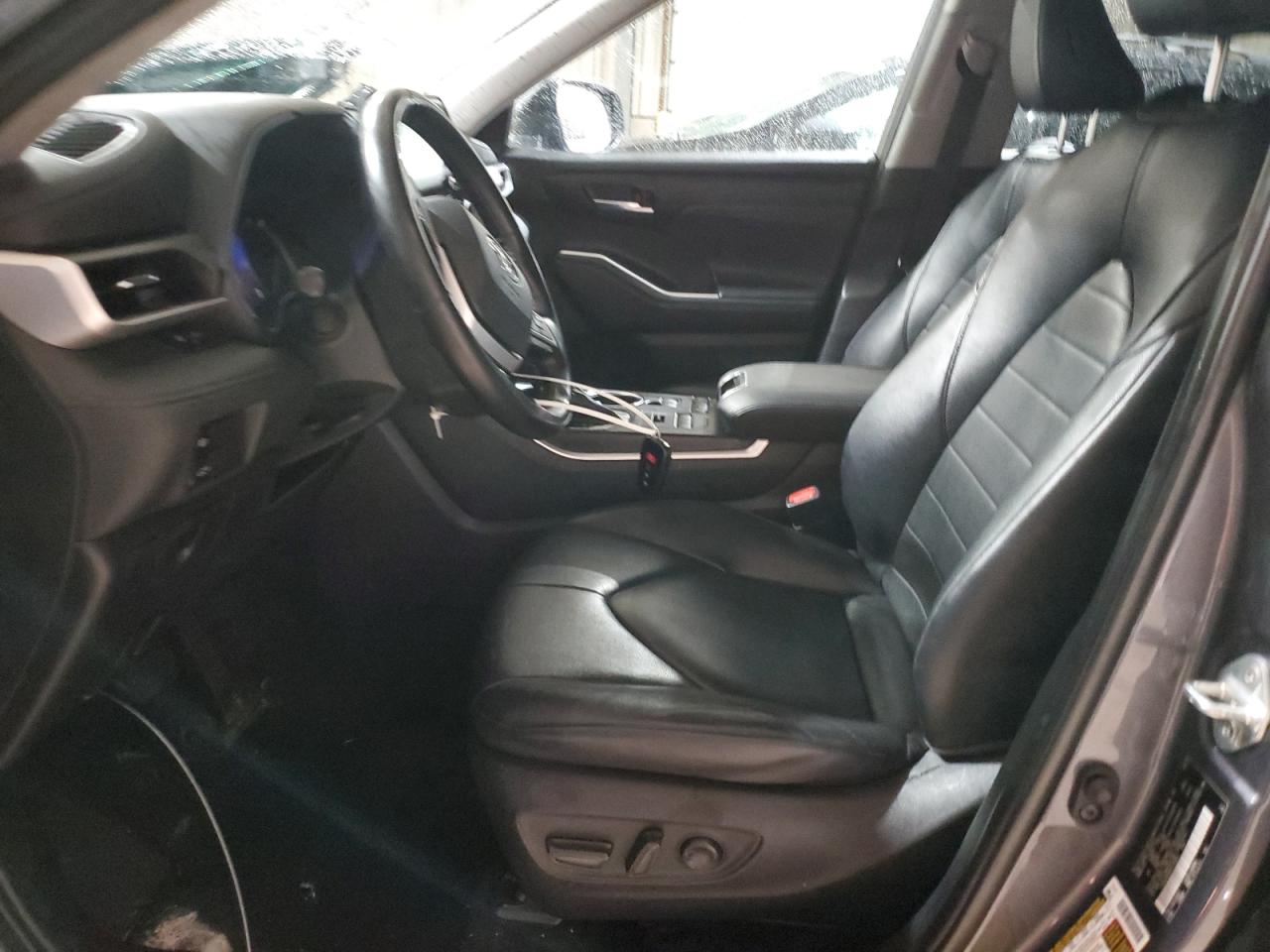 2022 Toyota Highlander - Image 7