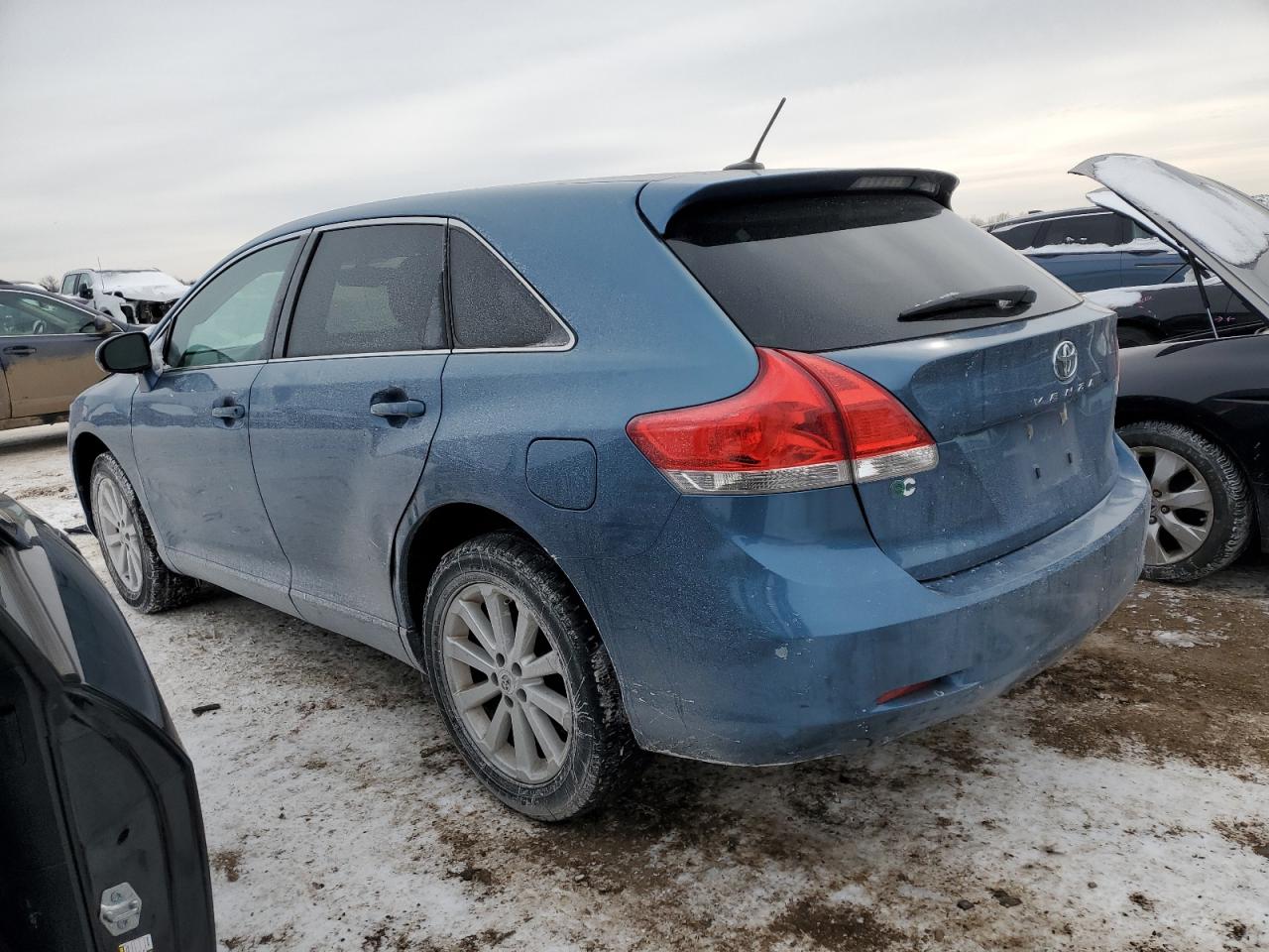 2010 Toyota Venza - Image 2