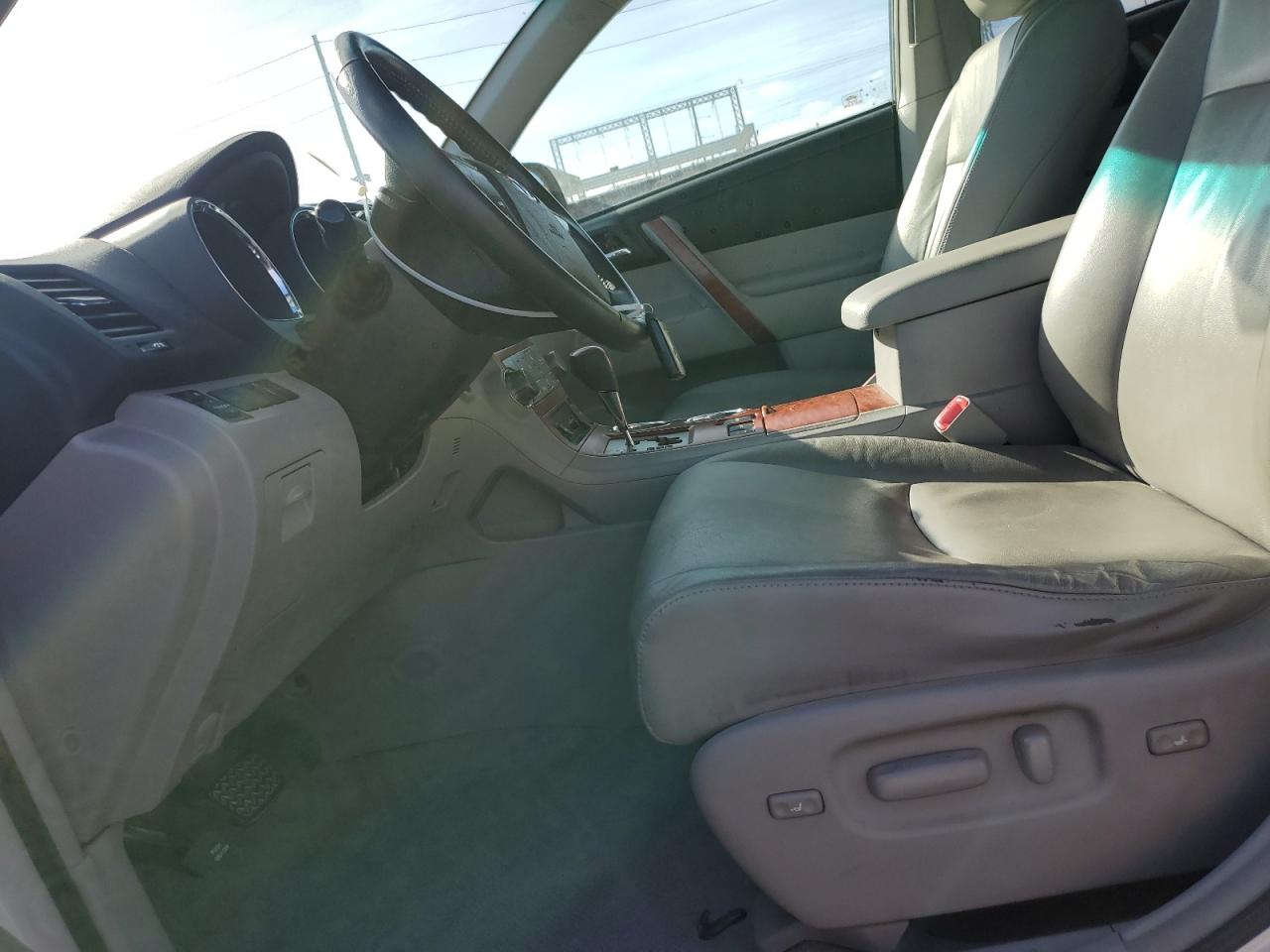2010 Toyota Highlander - Image 7