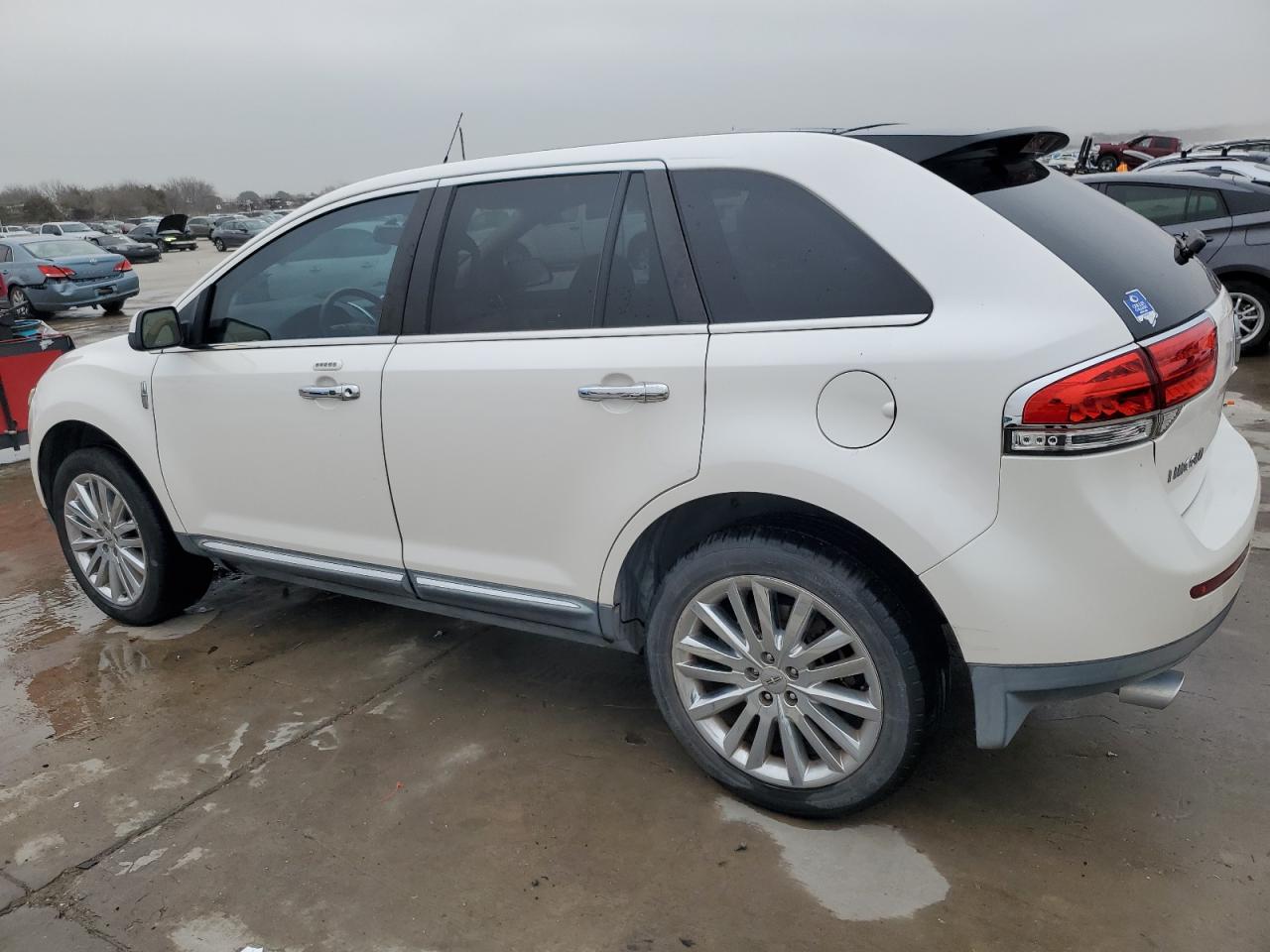 2011 Lincoln MKX - Image 2