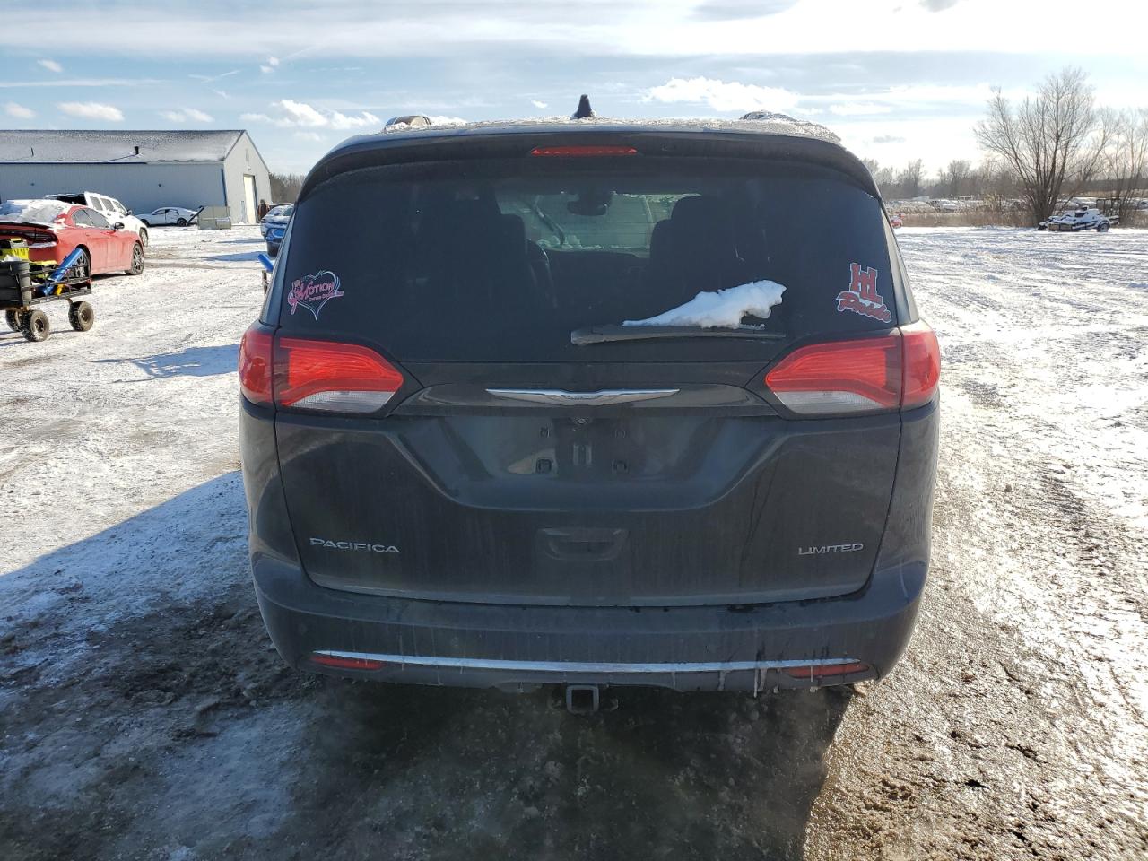 2017 Chrysler Pacifica - Image 6
