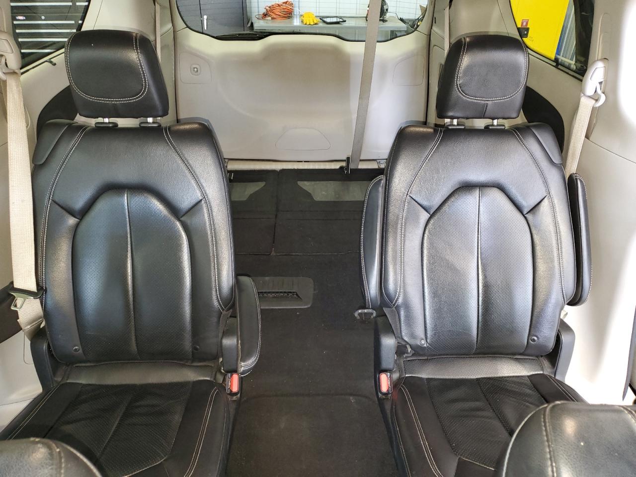 2022 Chrysler Pacifica - Image 10