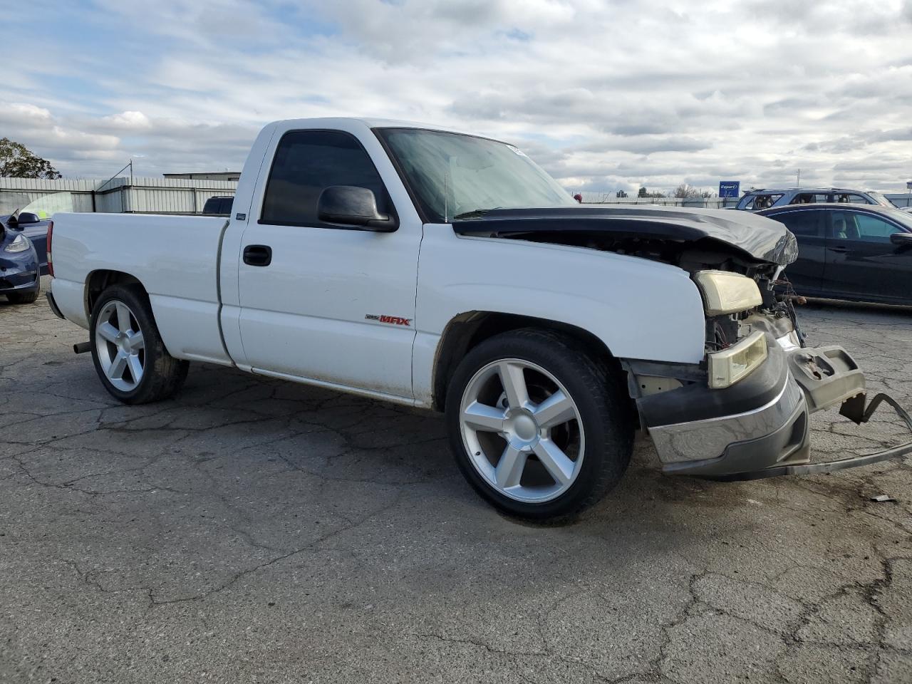 2005 Chevrolet Silverado - Image 4