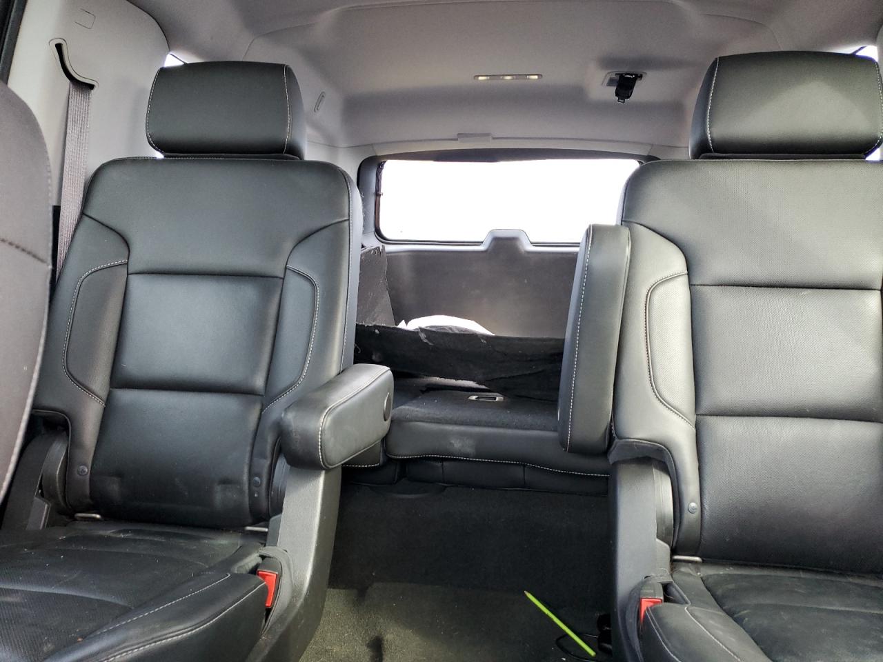 2015 Chevrolet Suburban - Image 10