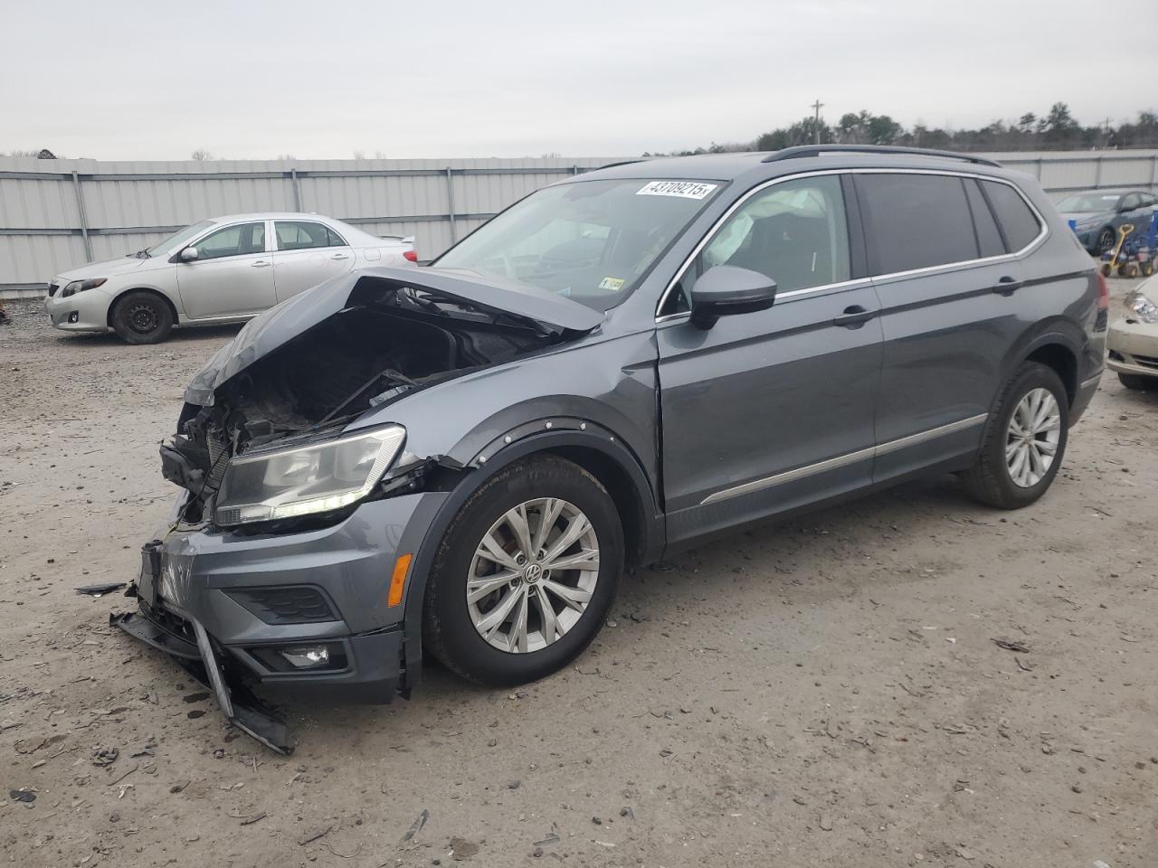 2018 Volkswagen Tiguan - Image 1