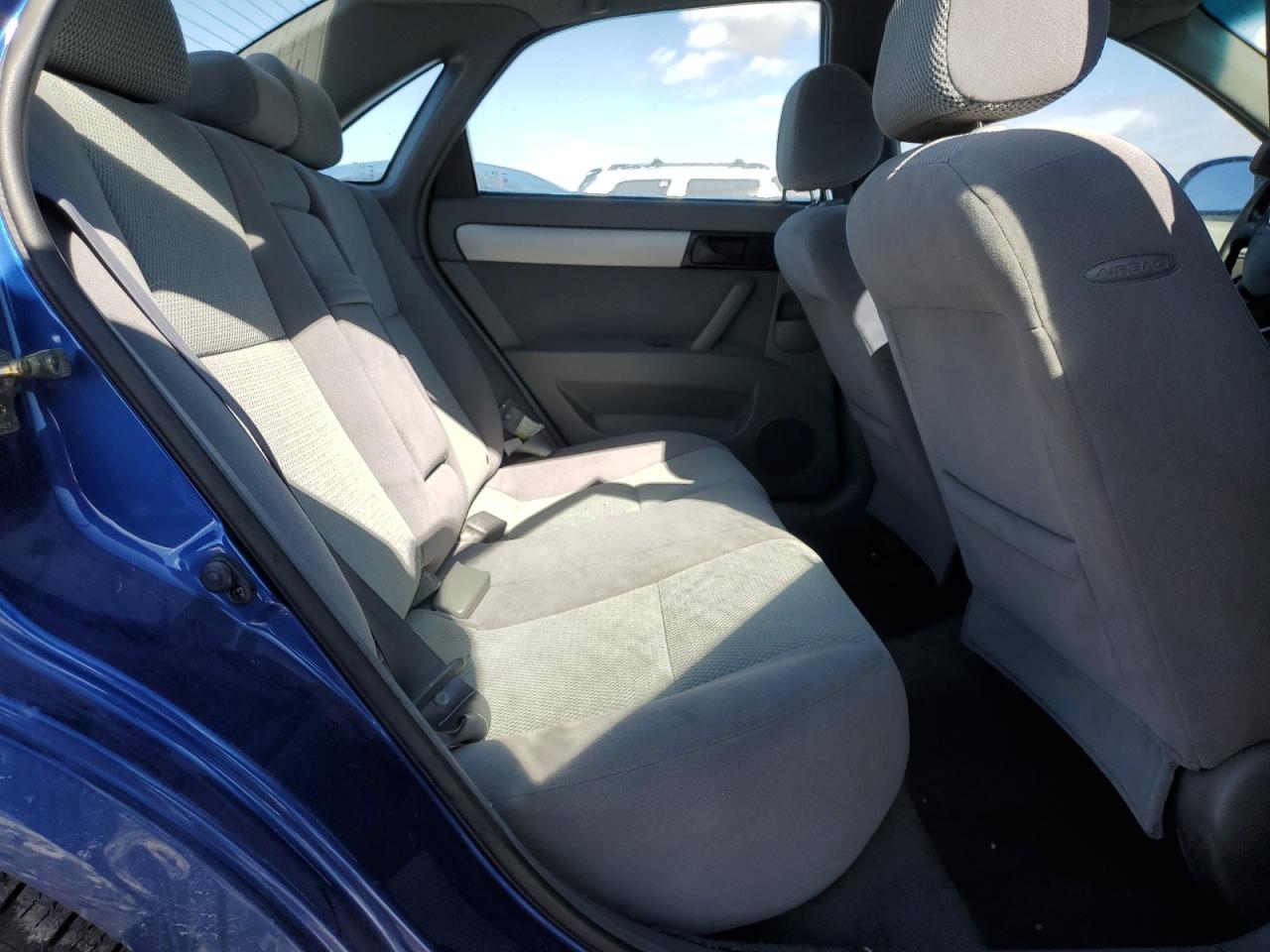 2006 Suzuki Forenza - Image 10