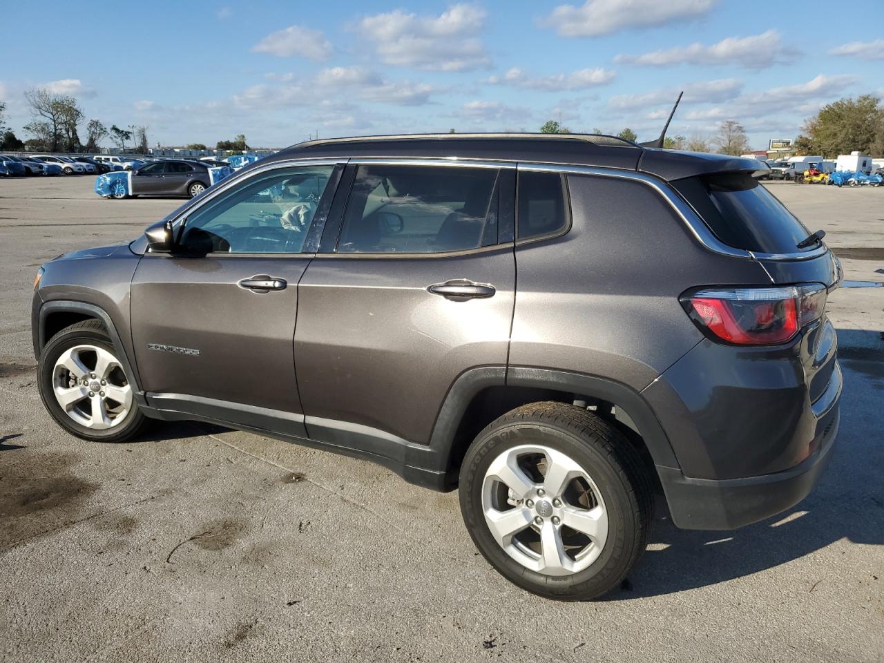 2019 Jeep Compass - Image 2