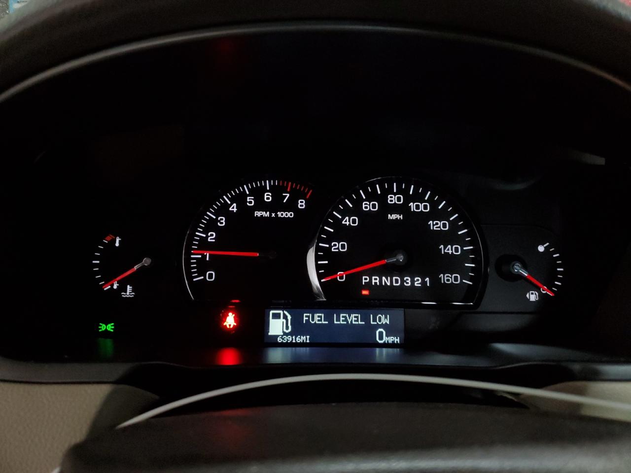2010 Cadillac DTS - Image 9