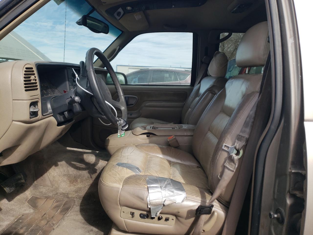 2000 Chevrolet Tahoe - Image 7