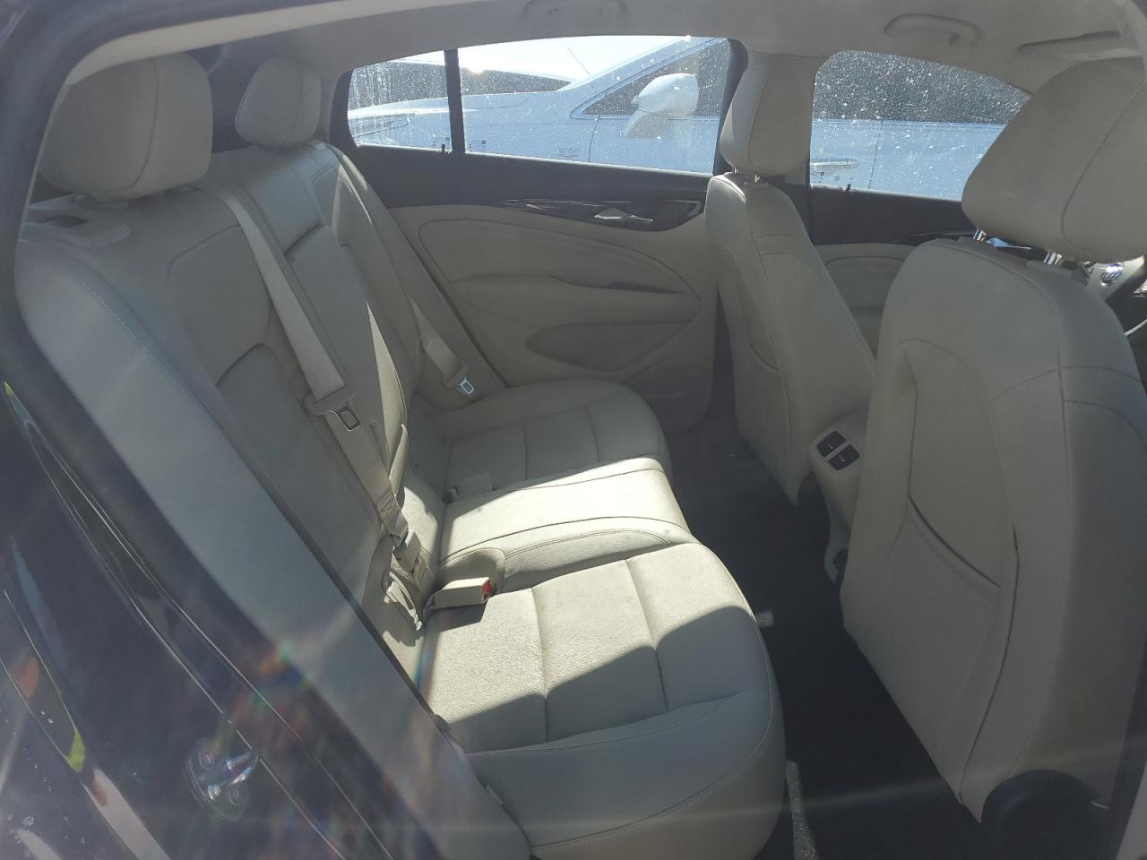 2019 Buick Regal - Image 10