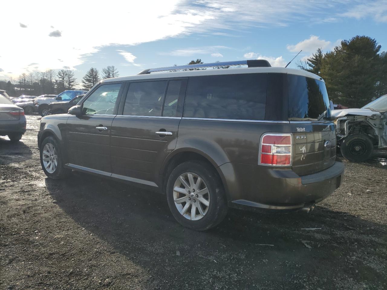 2011 Ford Flex - Image 2