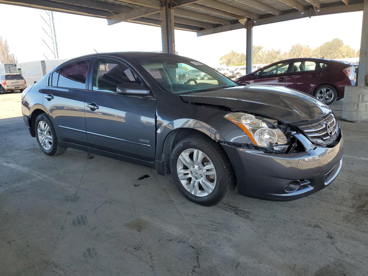 2010 Nissan Altima - Image 4