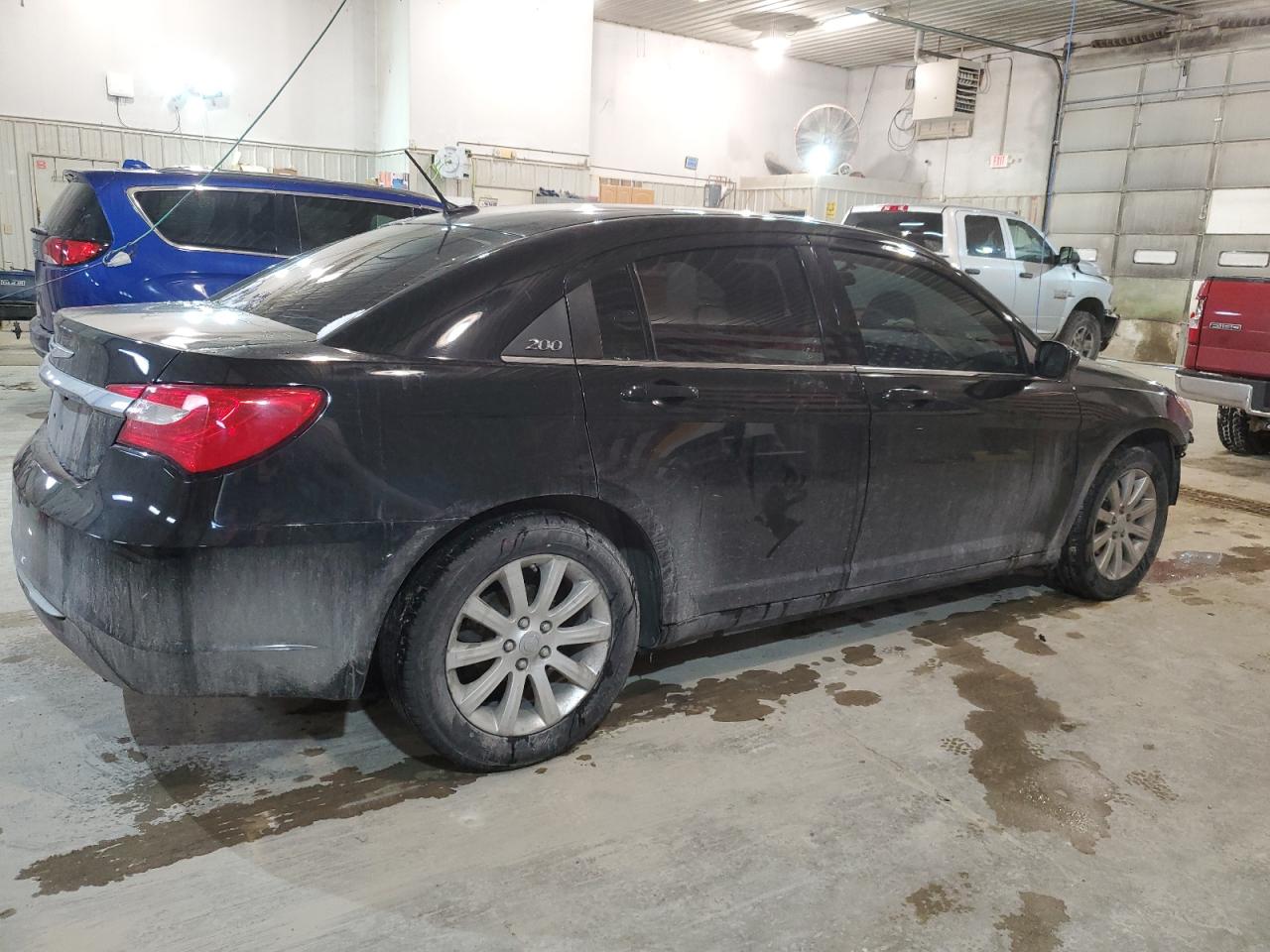 2013 Chrysler 200 - Image 3