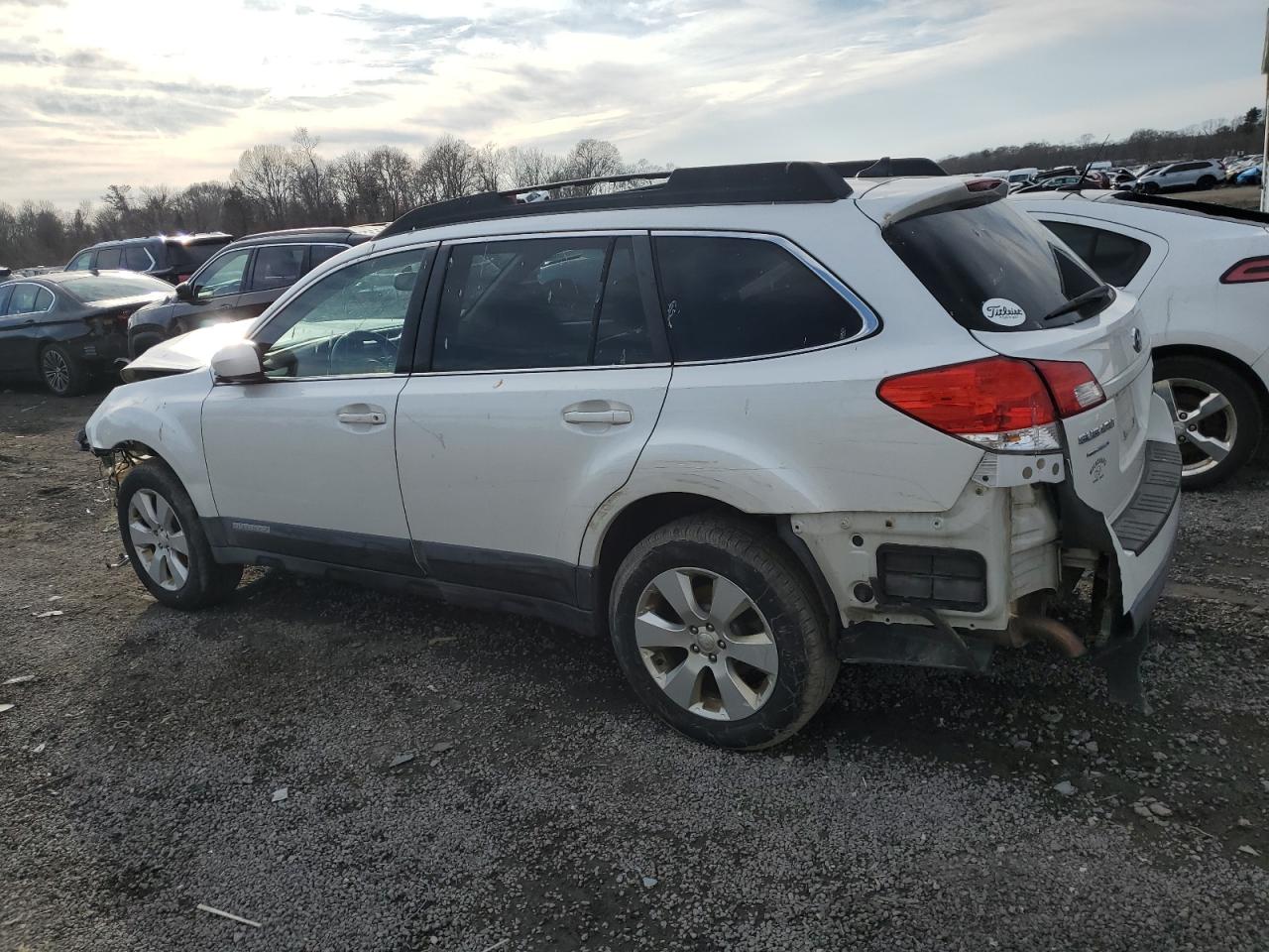 2011 Subaru Outback - Image 2