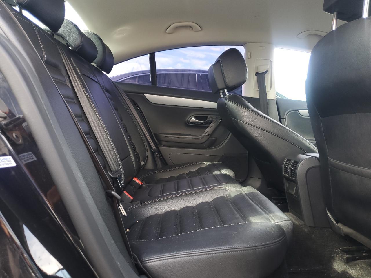 2013 Volkswagen Passat CC - Image 10