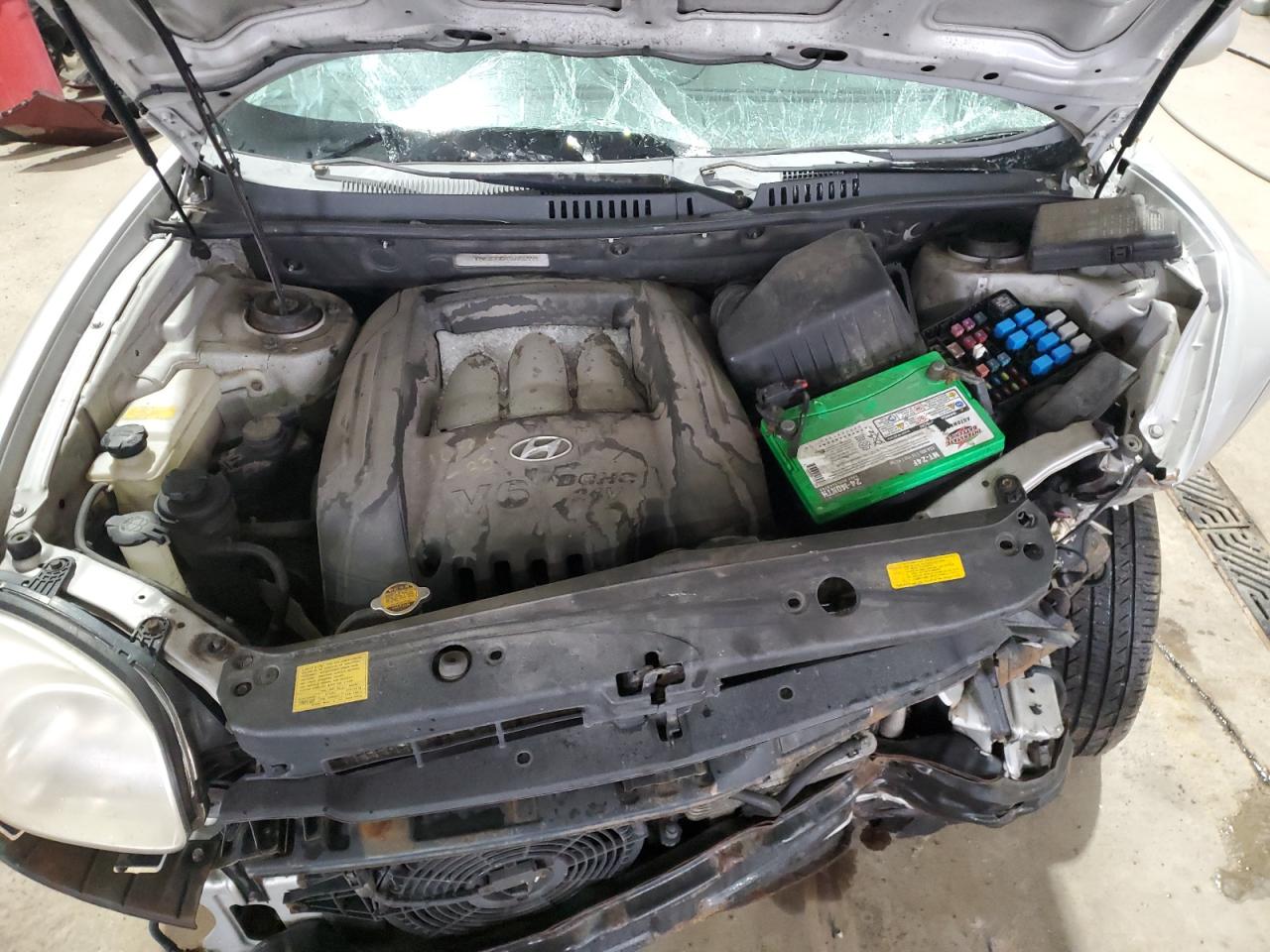 2005 Hyundai Santa Fe - Image 12