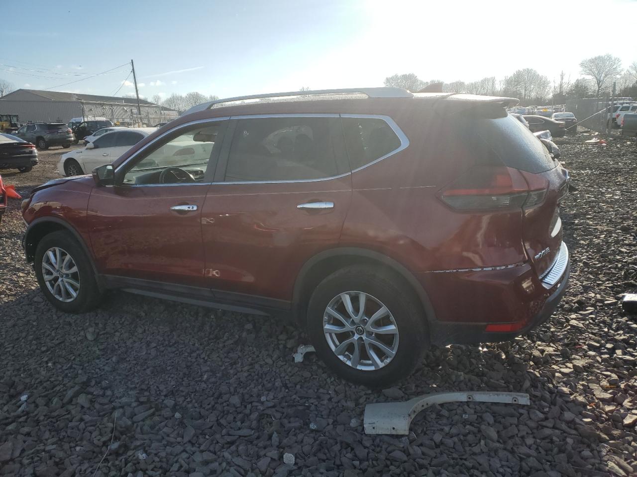 2018 Nissan Rogue - Image 2