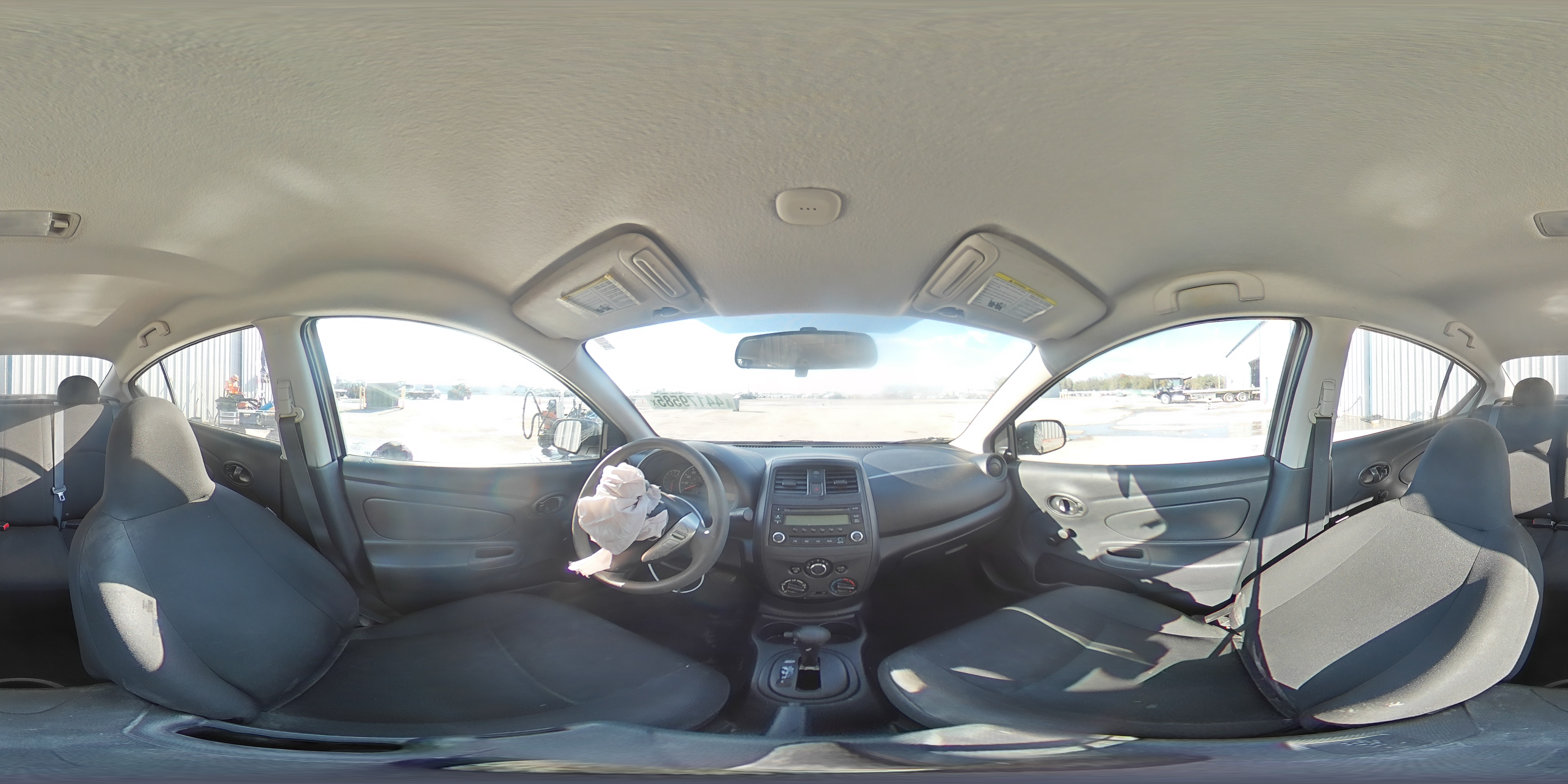 2015 Nissan Versa - Image 14