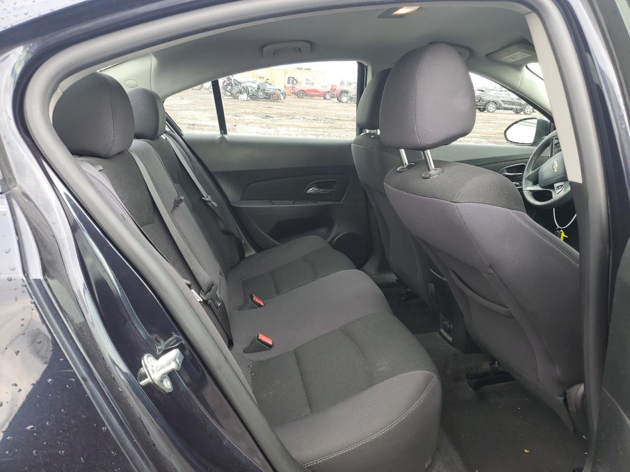 2015 Chevrolet Cruze - Image 11