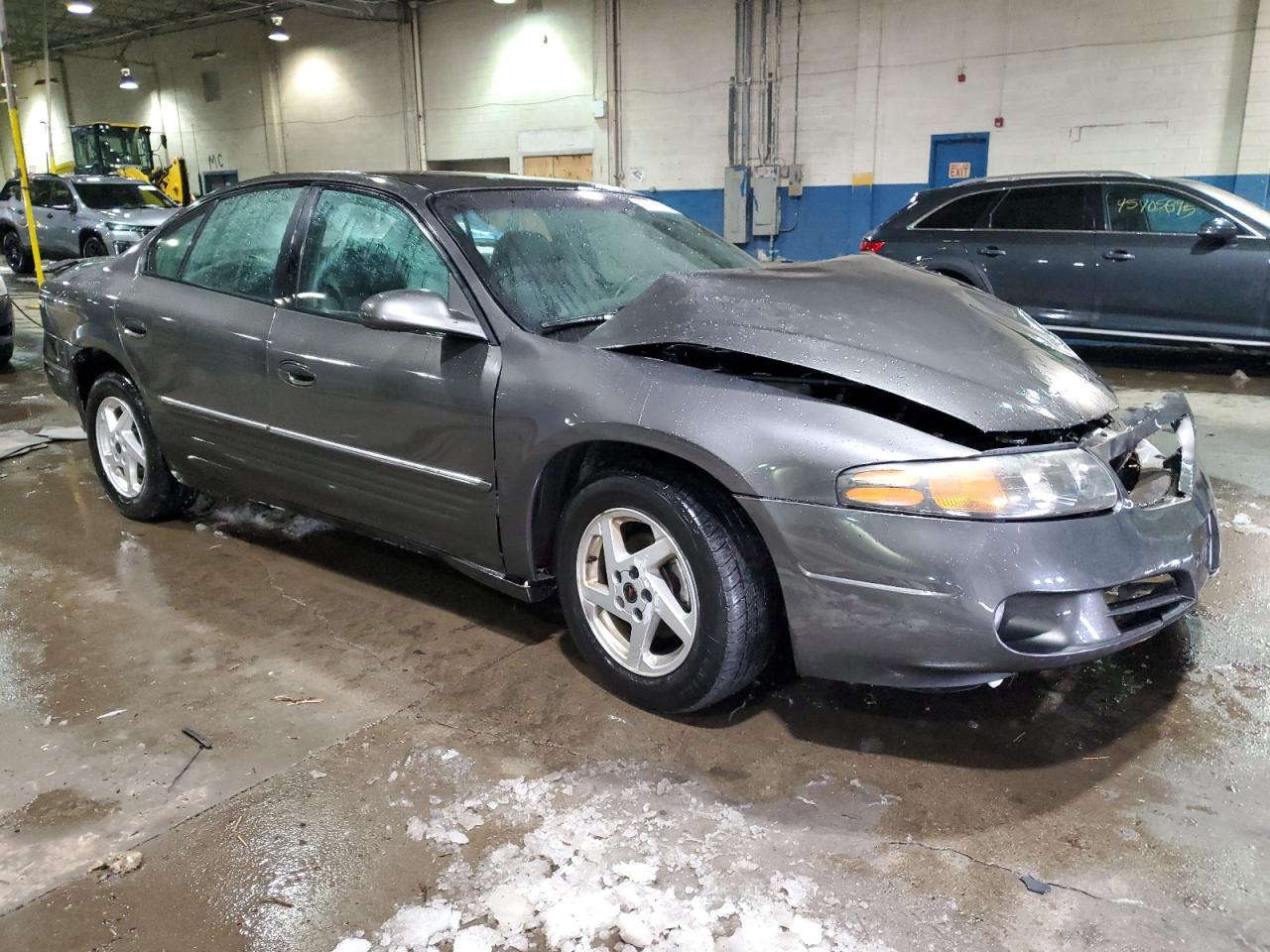 2003 Pontiac Bonneville - Image 4