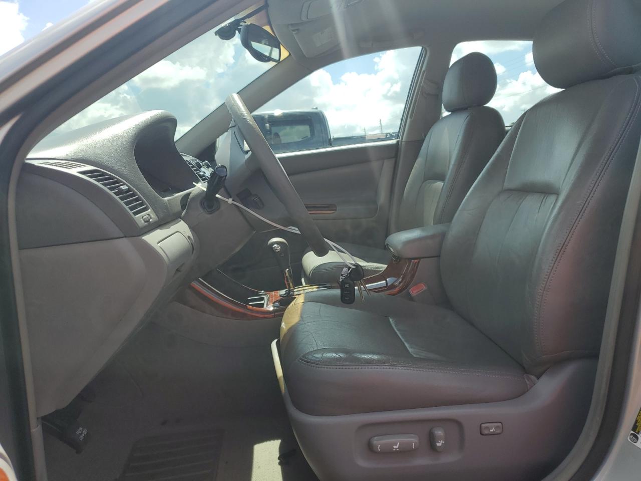 2004 Toyota Camry - Image 7