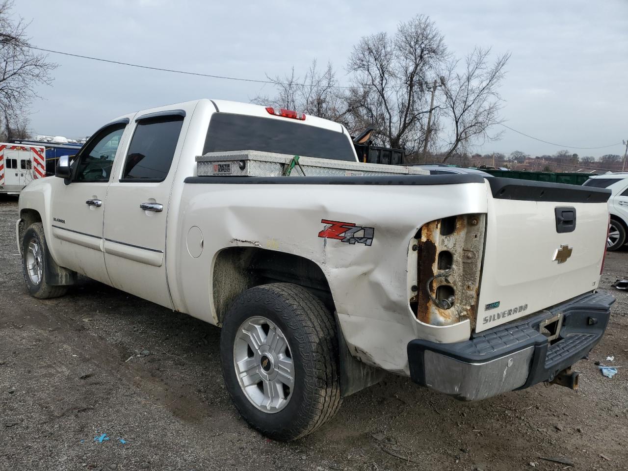 2011 Chevrolet Silverado - Image 2