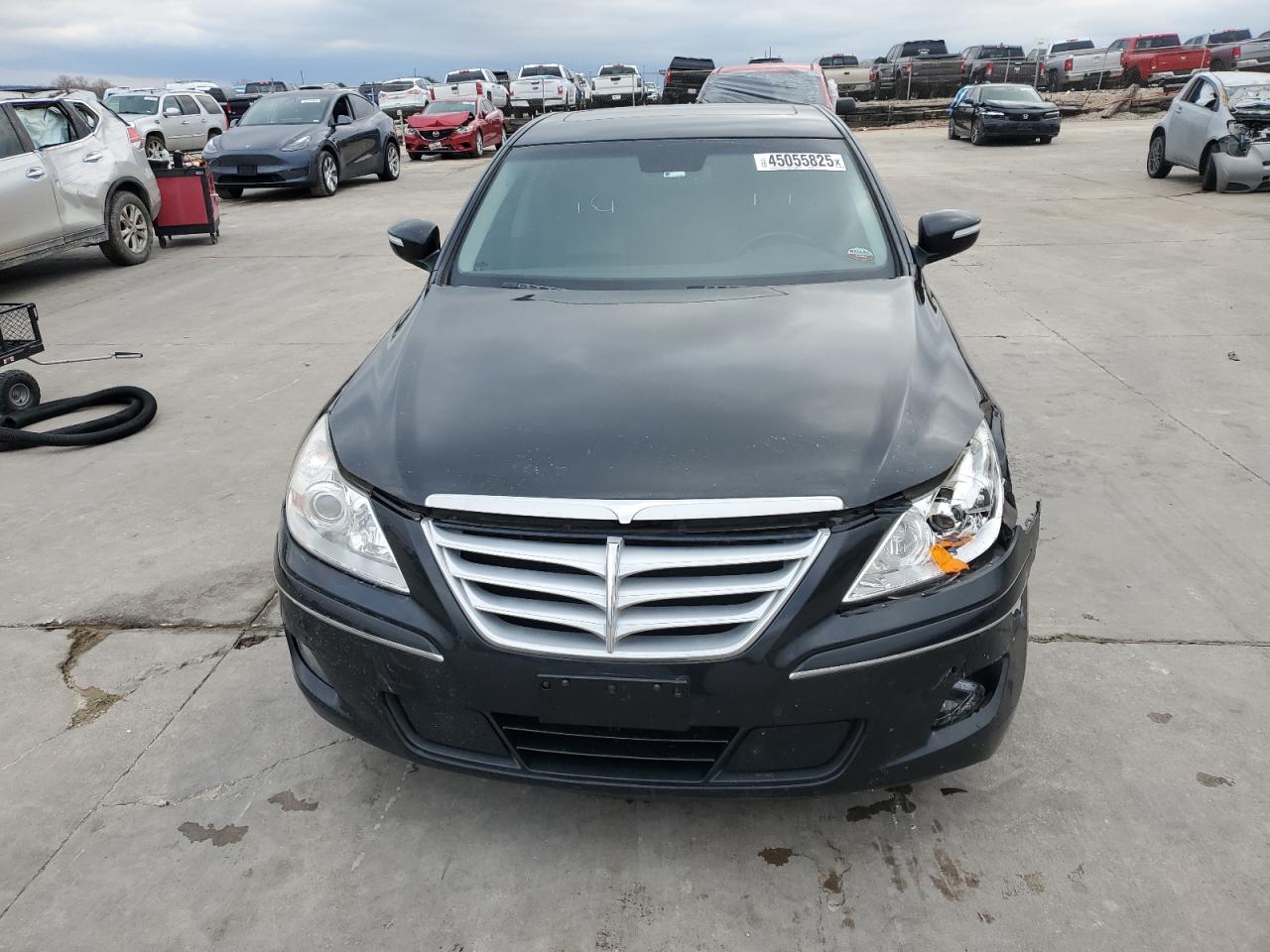 2011 Hyundai Genesis - Image 5