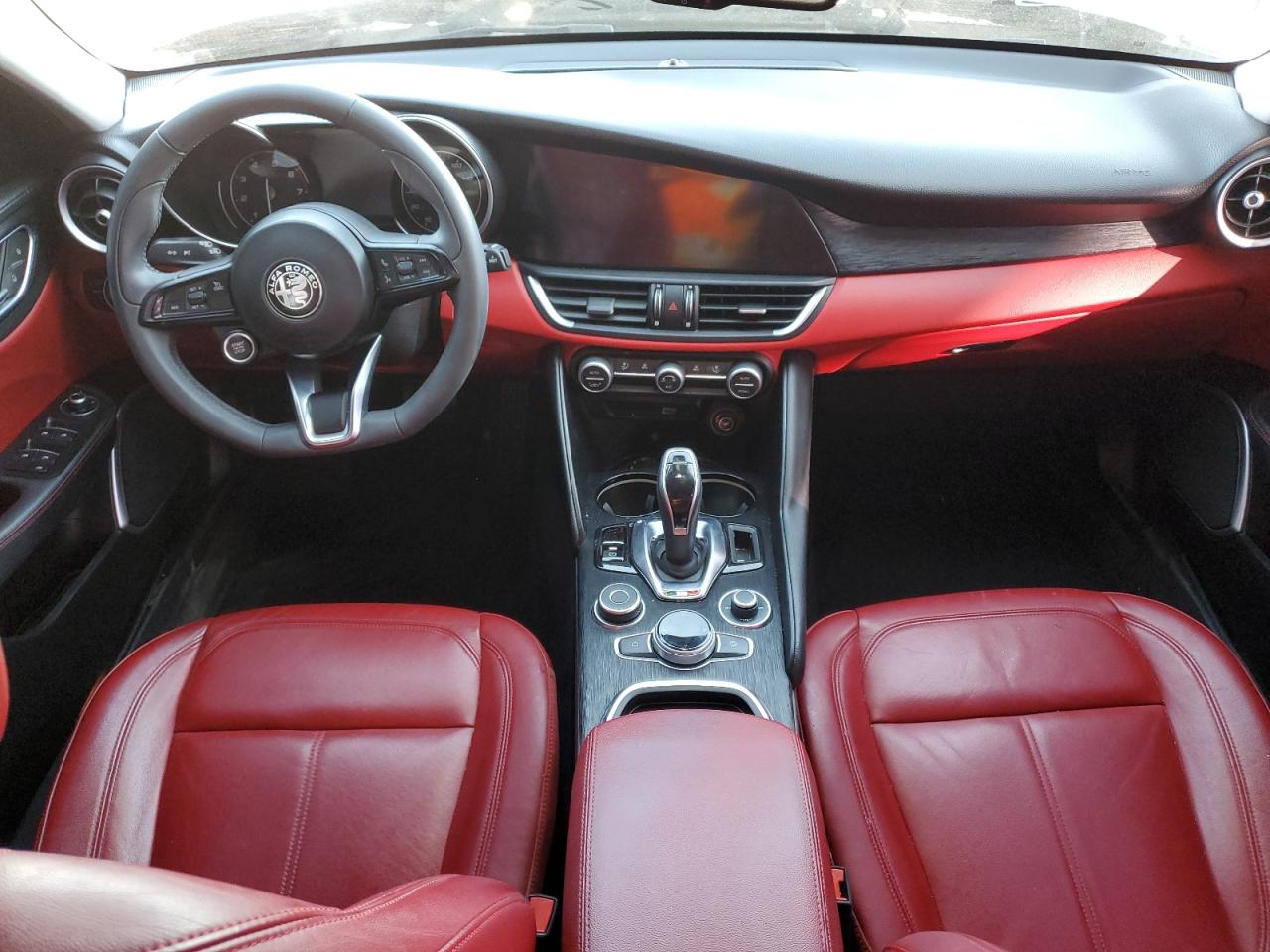 2020 Alfa Romeo Giulia - Image 8