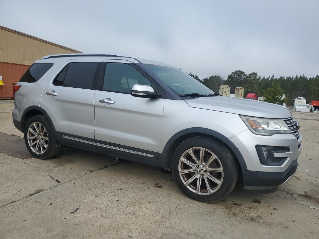 2016 Ford Explorer - Image 4