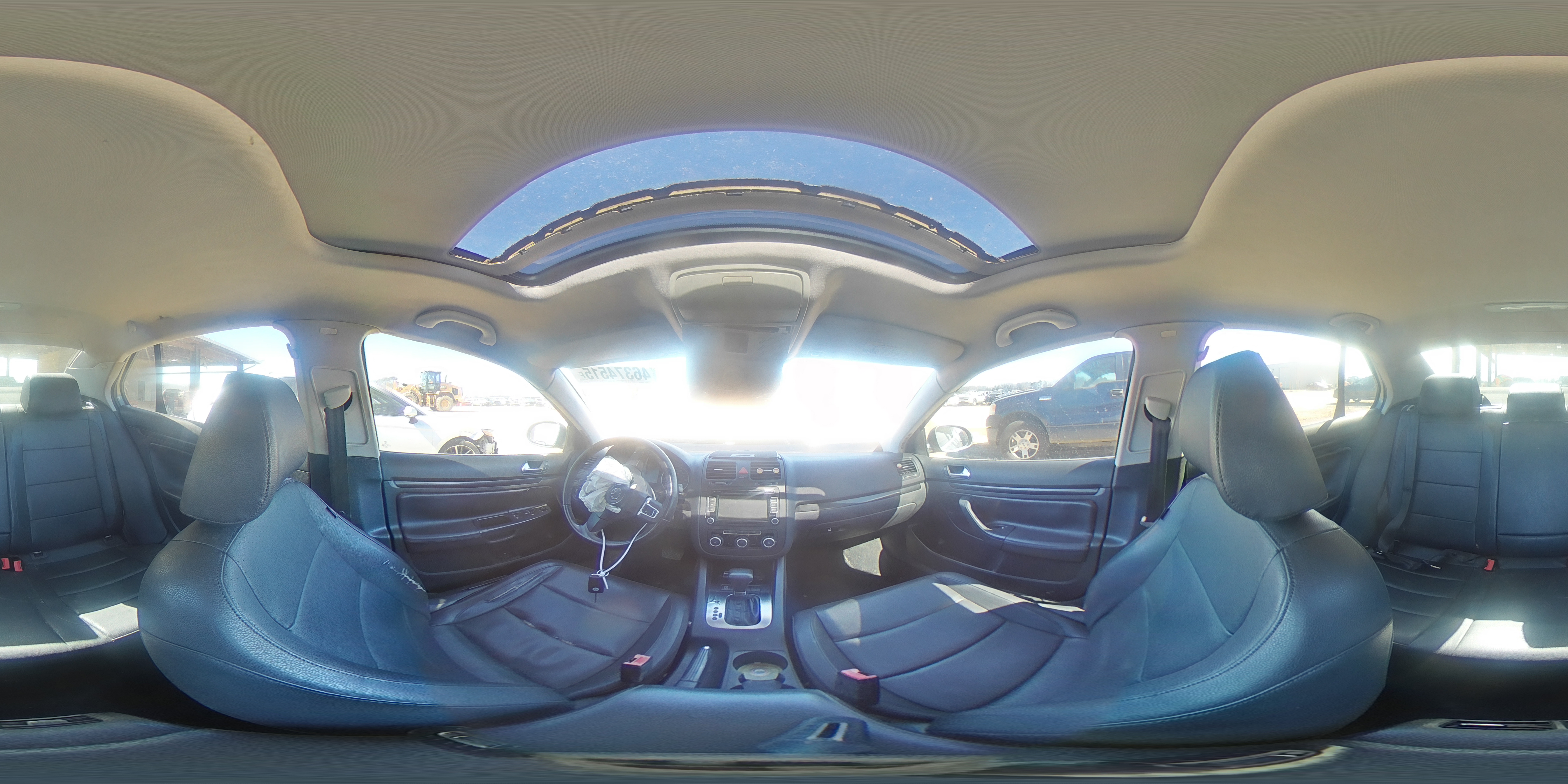 2010 Volkswagen Jetta - Image 13
