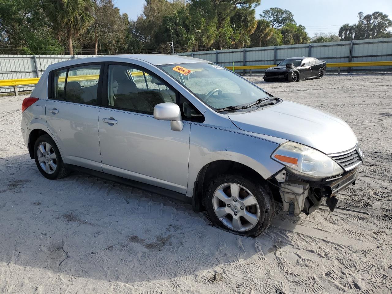 2008 Nissan Versa - Image 4