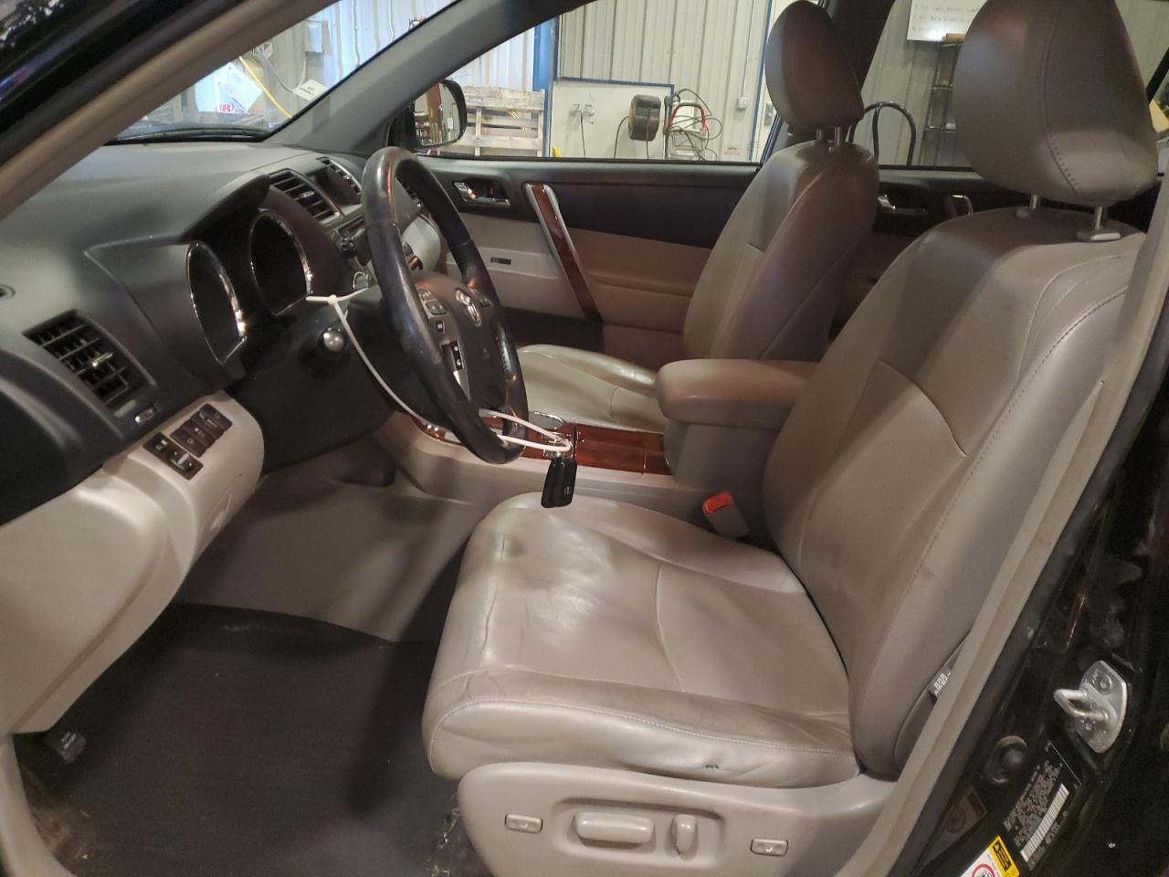 2013 Toyota Highlander - Image 7
