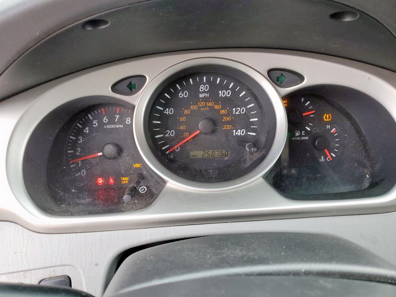2005 Toyota Highlander - Image 9