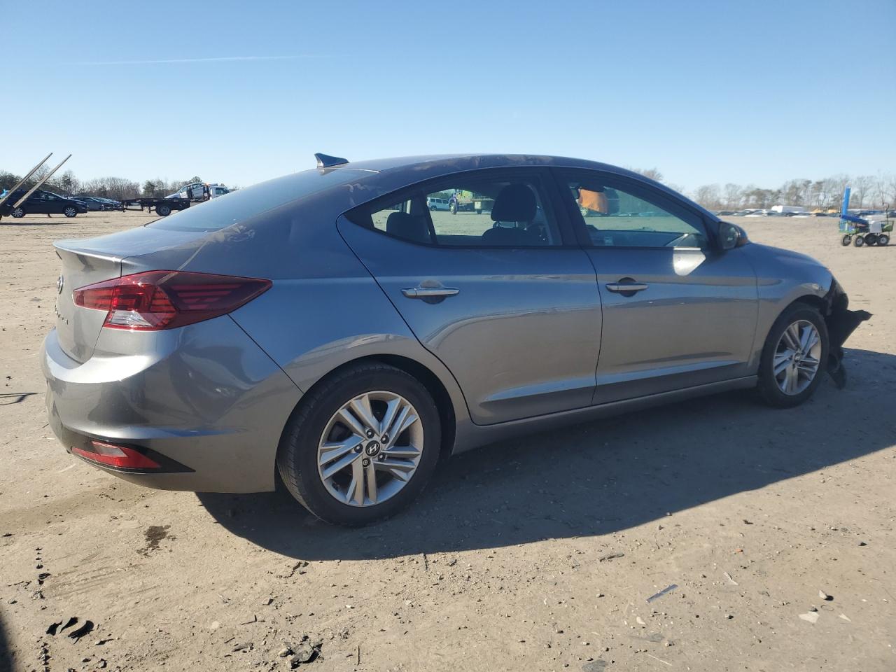 2019 Hyundai Elantra - Image 3