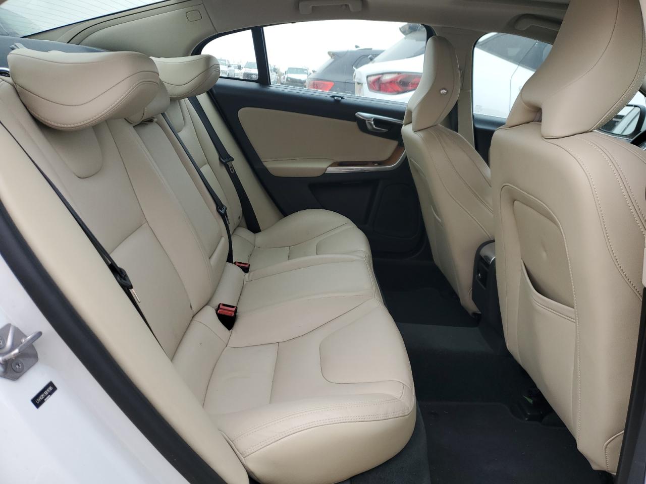 2016 Volvo S60 - Image 10