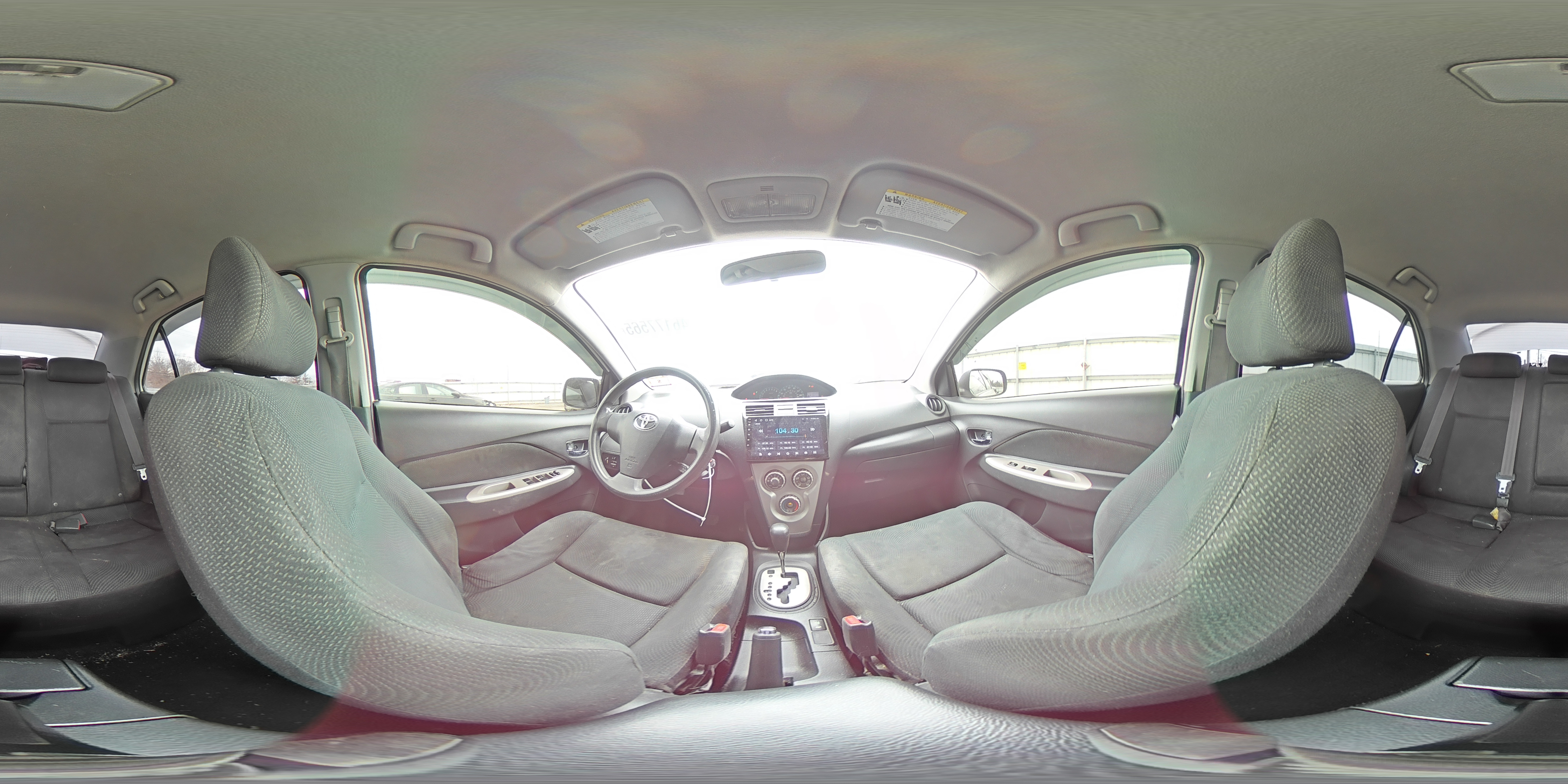 2009 Toyota Yaris - Image 12