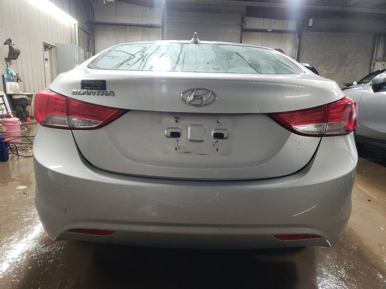 2013 Hyundai Elantra - Image 6