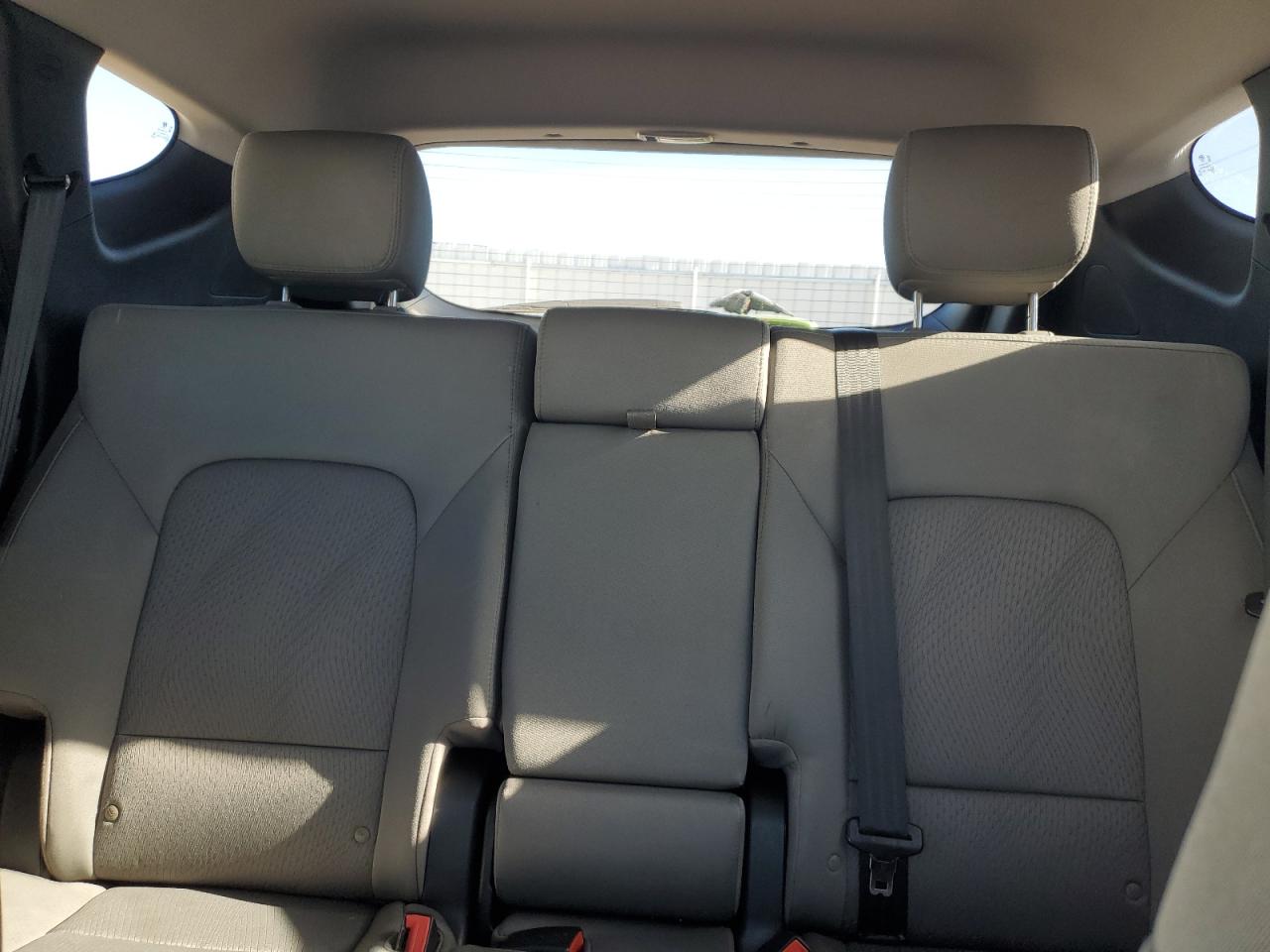 2017 Hyundai Santa Fe - Image 10