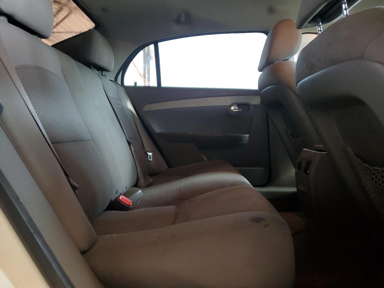 2011 Chevrolet Malibu - Image 10