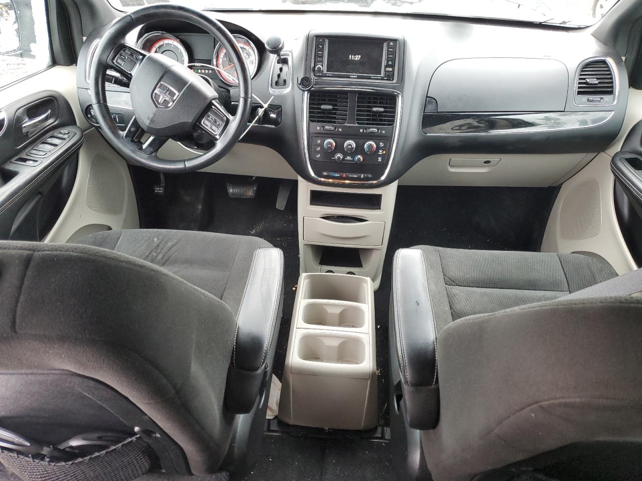 2015 Dodge Caravan - Image 8