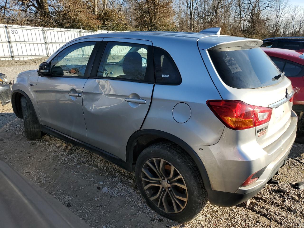 2019 Mitsubishi Outlander - Image 2