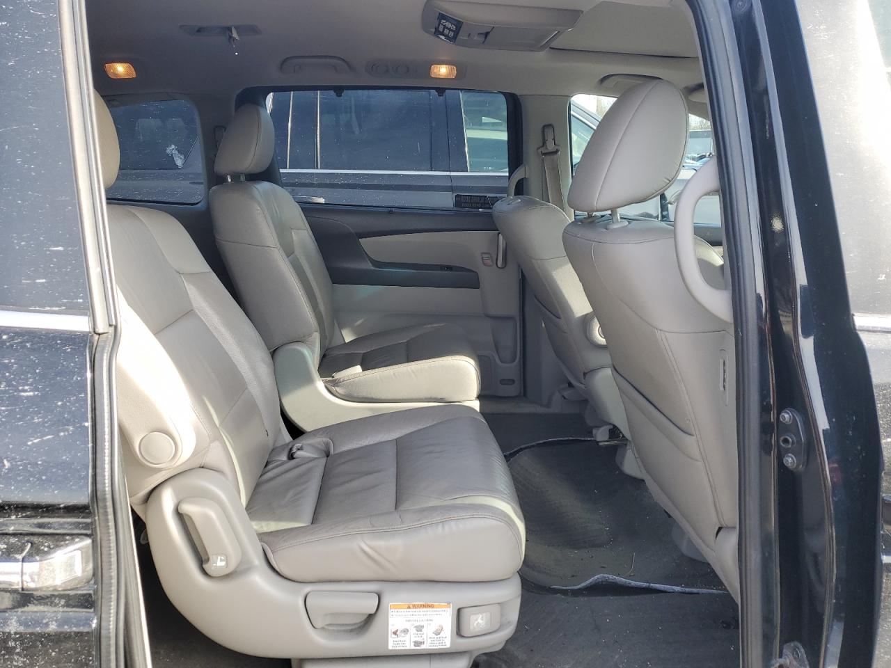2011 Honda Odyssey - Image 11