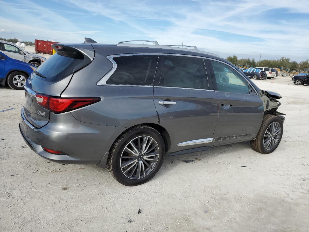 2017 Infiniti QX60 - Image 3