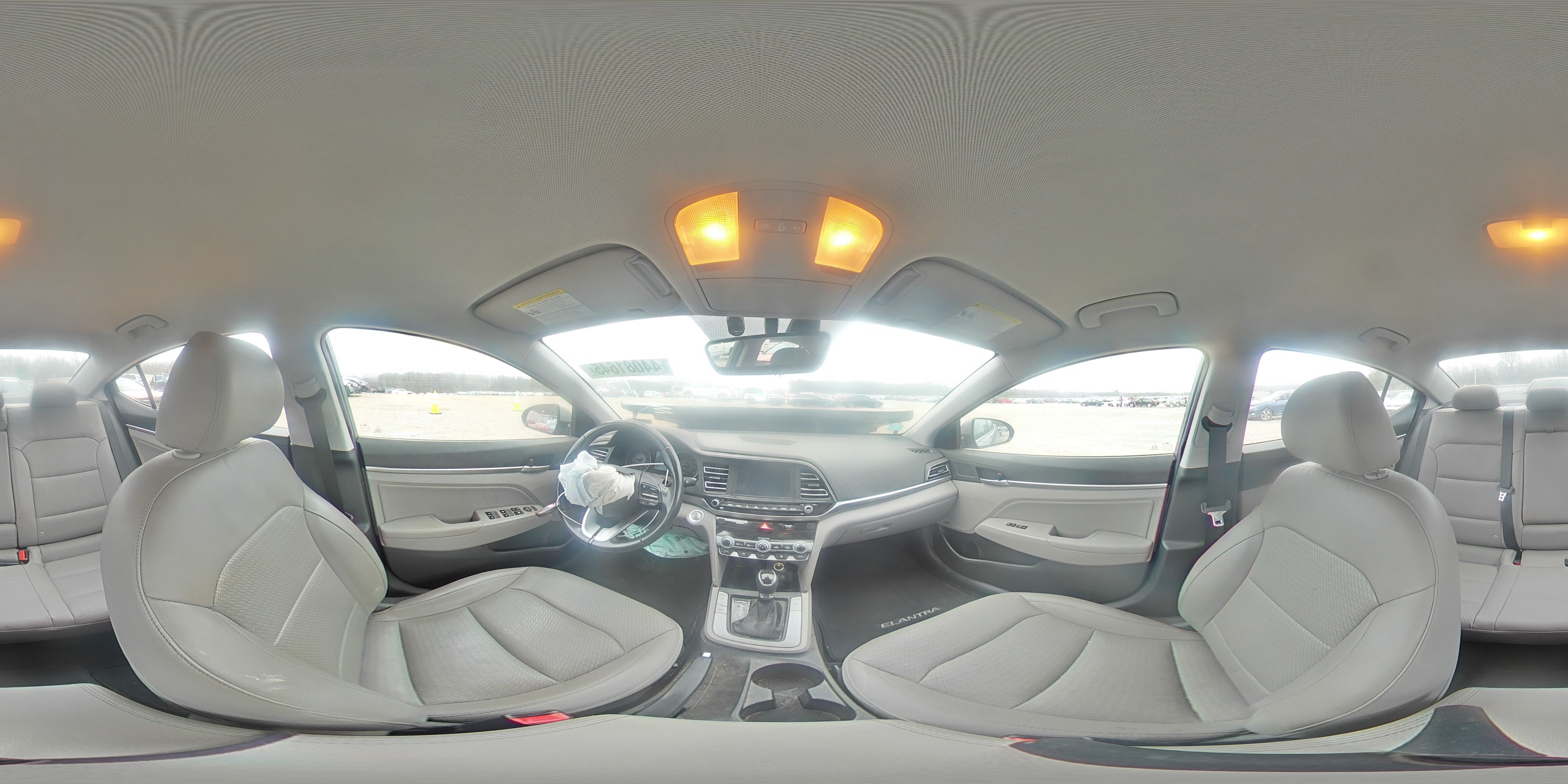 2020 Hyundai Elantra - Image 13