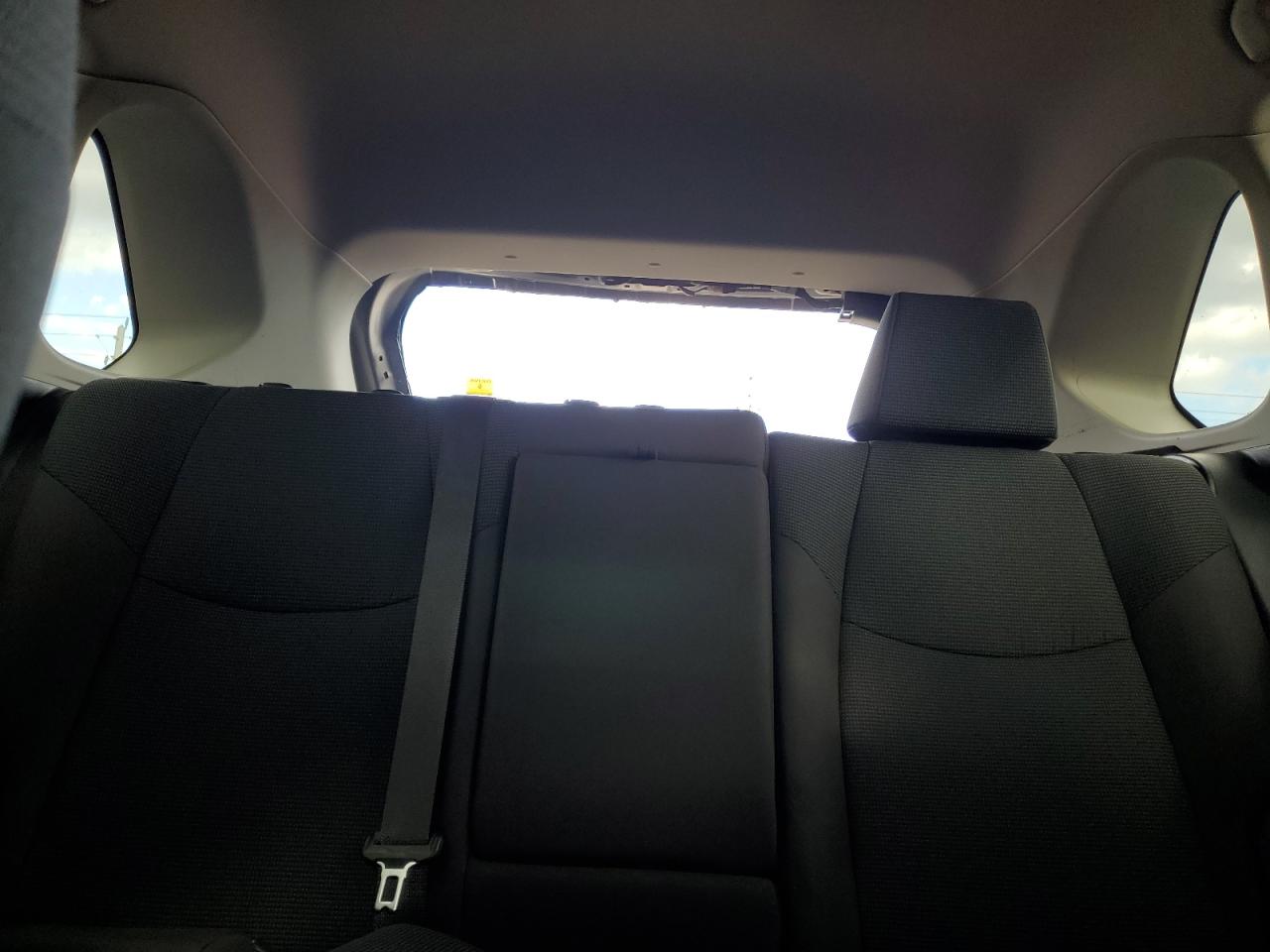 2024 Toyota RAV 4 - Image 10