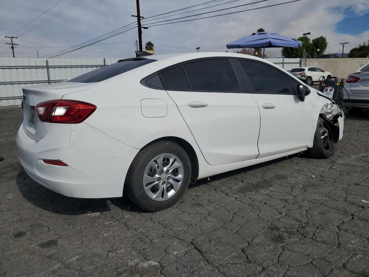 2019 Chevrolet Cruze - Image 3