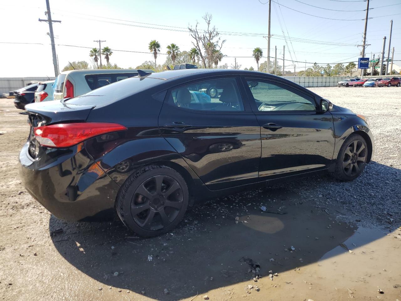 2013 Hyundai Elantra - Image 3