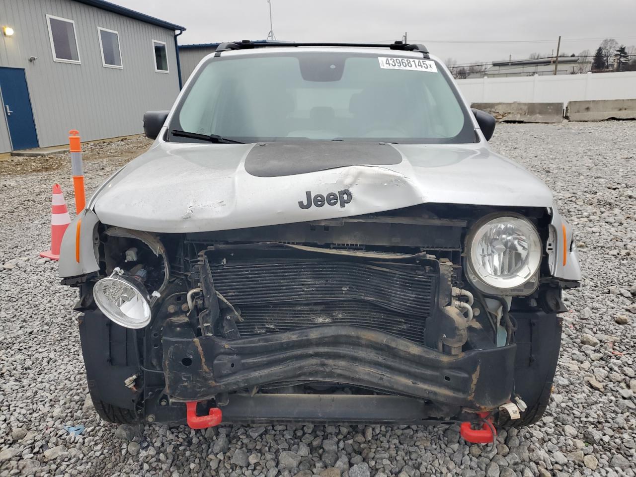 2016 Jeep Renegade - Image 5